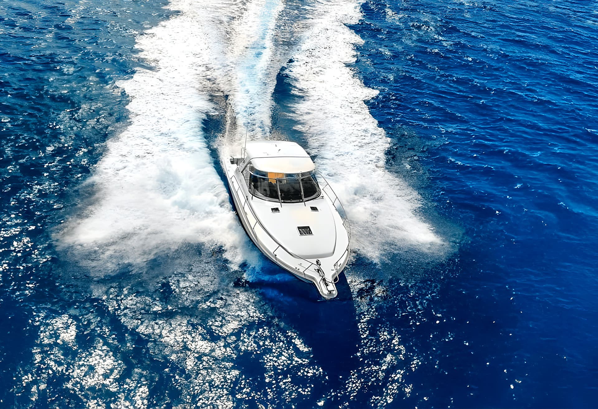 Sea Ray 37, 1/5